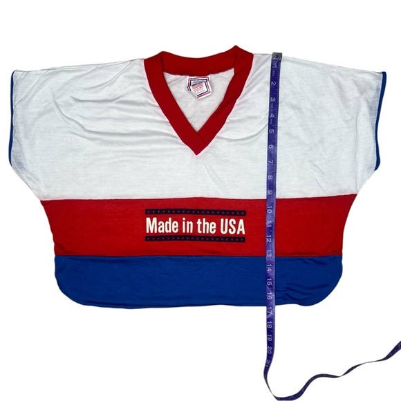 VINTAGE 80s Made in the USA Oversized Boxy Cropped Color Block V Neck T shirt - Picture 3 of 8